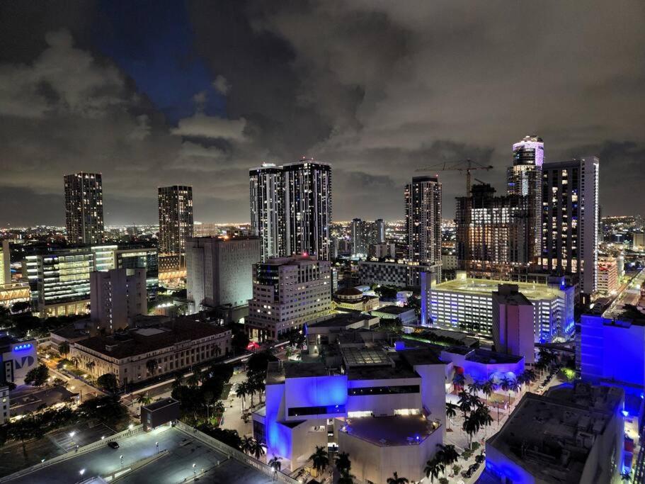 Amazing Condo in Downtown Miami/Brickell w/PARKING